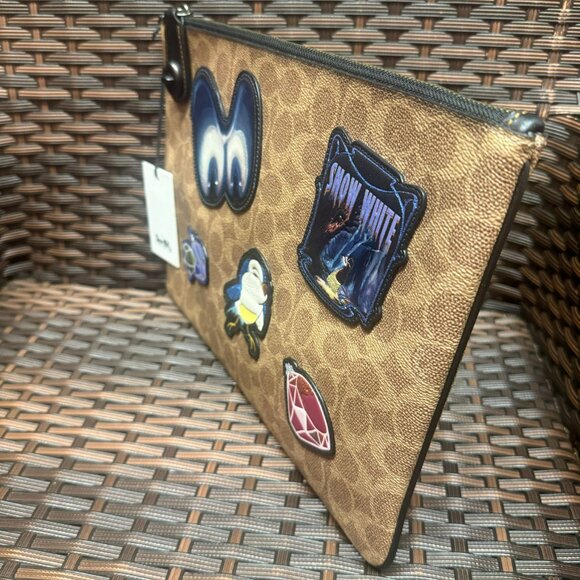 coach Disney X Coach Turnlock Wristlet 30 In Signature Patchwork 33052 - Picture 2 of 10